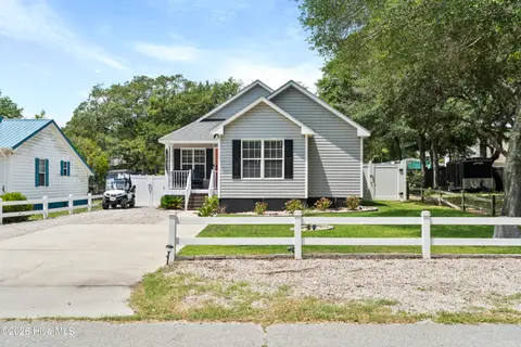 157 NE 3rd Street, Oak Island