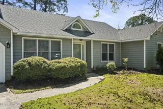 814 Lord Granville Drive, Morehead City, NC 28557 – photo 3: 4-web-or-mls-814-LordGranvilleDr-4-3-26-