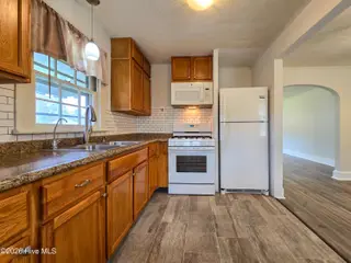 104 Chadburn Avenue, Elizabeth City, NC 27909 – photo 8: Kitchen