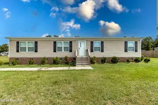 102 Bonnie Farms Road, Dudley, NC 28333 — 3-bedroom manufactured home in Bonnie Farms, Dudley, NC, photo 20 of 20: IMG_3598-Edit