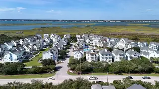 101 Sound Side Drive, Atlantic Beach, NC 28512 — 5-bedroom home in Bay Ridge, Atlantic Beach, NC, photo 7 of 65: 7-web-or-mls-DJI_20260915151715_0121_D