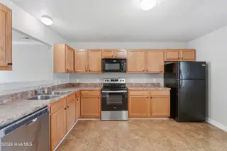 609 Streamwood Drive, Jacksonville, NC 28546 – photo 11
