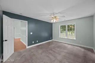 102 Inge Court, New Bern, NC 28562 – photo 15: Master Bedroom