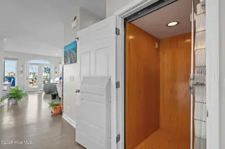 902 Grand Bahama Drive, Carolina Beach, NC 28428 — 5-bedroom home in Federal Point Yacht, Carolina Beach, NC, photo 10 of 68: 65-web-or-mls-DSC09667