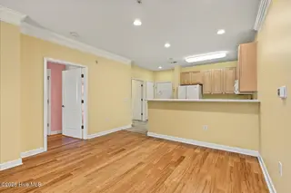 250 Woodlands Way Unit 14, Calabash, NC 28467 — 3-bedroom condo in Woodlands @ Crow Creek, Calabash, NC, photo 19 of 49: Living Room