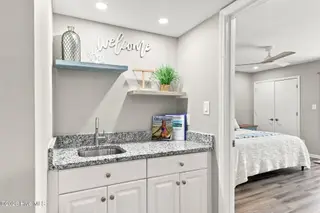 9201 Coast Guard Road B102, Emerald Isle, NC 28594 – photo 21: Wet Bar