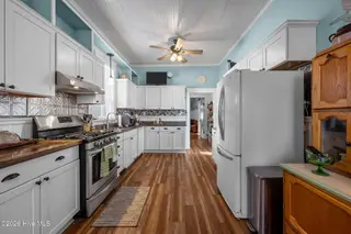 1223 National Avenue, New Bern, NC 28560 – photo 13: Open And Bright Kitchen