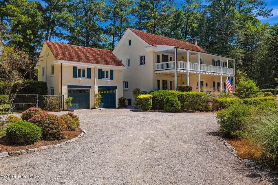 140 Arbutus Road, Southern Pines, NC 28387 — 4-bedroom home in Weymouth Height, Southern Pines, NC, photo 1 of 69: 1_DSCF7586
