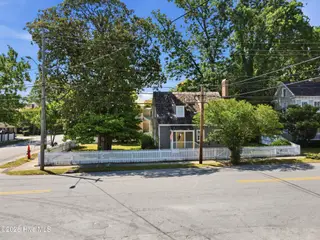 403 Queen Street, New Bern, NC 28560 – photo 2: 2_dji_0440