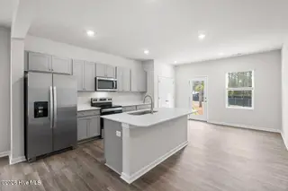 906 Lanyard Lane, New Bern, NC 28560 – photo 10: 20260305174827810999000000-o