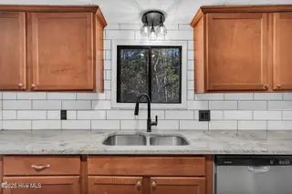 115 Grassy Meadow Drive, Richlands, NC 28574 — 3-bedroom manufactured home in Grassy Meadows, Richlands, NC, photo 9 of 33: 48_115 grassy mdws dr 00048
