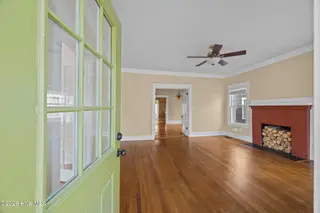 1614 Spencer Avenue, New Bern, NC 28560 – photo 8: living room