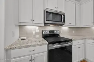 188 Everett Park Trail, Holly Ridge, NC 28445 – photo 14: 31-web-or-mls-_RAD6095