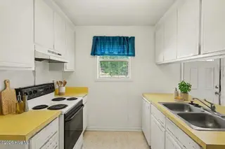 204 Sebastian Way, Rocky Mount, NC 27804 — 2-bedroom home, Rocky Mount, NC, photo 6 of 34: Virtually staged