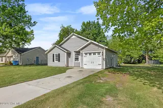 411 Hunting Green Drive, Jacksonville, NC 28546 – photo 3: hunting-3