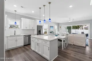 135 NW 7th Street, Oak Island, NC 28465 – photo 5: Kitchen