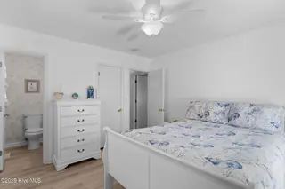 109 NE 17th Street, Oak Island, NC 28465 – photo 14: 6-web-or-mls-BTS00670 - Copy