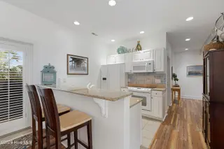 104 S 3rd Street I-1 & Slip 5 Atlantic Harbour, Morehead City, NC 28557 – photo 5: Kitchen