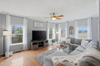 102 Creek Court, Elizabeth City, NC 27909 – photo 8: 37-web-or-mls-37_Creek Ct_KarianM_FullSi