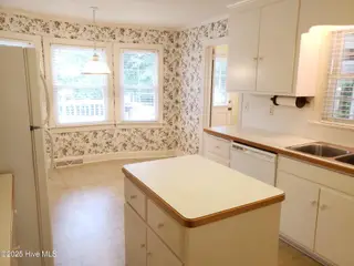 1113 Parkside Drive NW, Wilson, NC 27896 – photo 13: KITCHEN WITH ISLAND