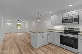 822 N Lord Street, Southport, NC 28461 – photo 21: 21-web-or-mls-BTS09697