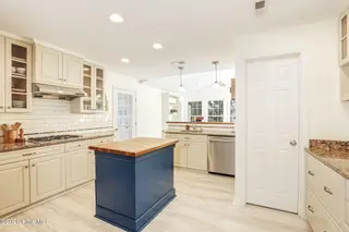 121 Gull Harbor Drive, Newport, NC 28570 – photo 15: Kitchen
