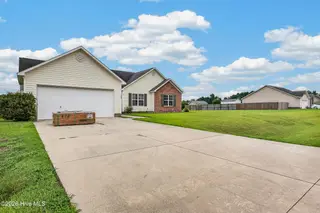 108 Farmington Drive, Richlands, NC 28574 – photo 8