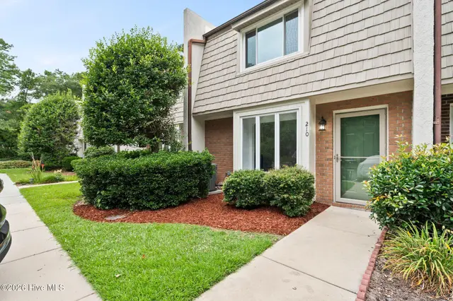 210 Cobblestone Drive, Wilmington, NC 28405
