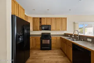 185 Crooked Run Drive, New Bern, NC 28560 – photo 13: 12-web-or-mls-0C0A5531