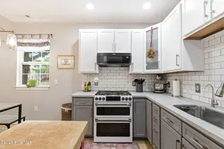 209 Mcrae Street, Wilmington, NC 28401 – photo 15: 05kitchen3