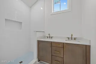 504 N 25th Street, Morehead City, NC 28557 – photo 22: Primary custom tile walk in shower