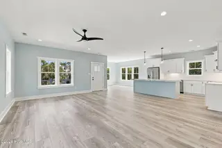405 Emerald Landing Drive, Emerald Isle, NC 28594 – photo 7: IMG_2070