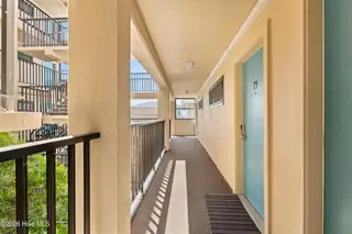 104 S Lumina Avenue S 203, Wrightsville Beach, NC 28480 — 1-bedroom condo in Summer Sands Condominiums, Wrightsville Beach, NC, photo 7 of 27: 6_img_7275