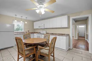1204 Castle Street, Wilmington, NC 28401 – photo 12: 22-web-or-mls-DSC04221