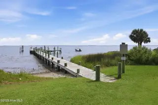 390 Pearson Circle, Newport, NC 28570 – photo 5: 5-web-or-mls-590A5941-edit