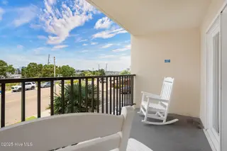 104 S Lumina Avenue Unit 103, Wrightsville Beach, NC 28480 — 1-bedroom condo in Summer Sands Condominiums, Wrightsville Beach, NC, photo 6 of 20