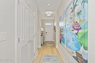 1435 Salter Path Road I1, Indian Beach, NC 28512 – photo 5: Entrance hall