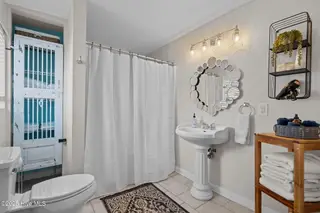 412 Raleigh Avenue, Carolina Beach, NC 28428 — 2-bedroom home, Carolina Beach, NC, photo 7 of 20: 46-web-or-mls-DSC09765