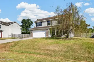 237 Bonanza Drive, Richlands, NC 28574 — 4-bedroom home in Cow Horn Village, Richlands, NC, photo 3 of 44