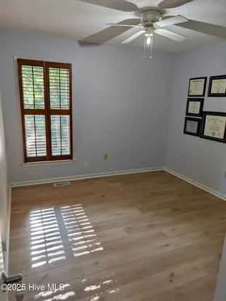 408 Lee Avenue, Emerald Isle, NC 28594 – photo 16: 408 Lee Avenue Room Photo