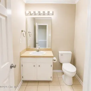 3917 Sterling Pointe Drive Kk4, Winterville, NC 28590 – photo 5: Power room 2
