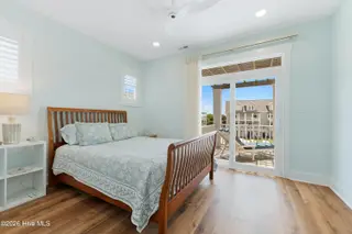 200 Olde Towne Yacht Club Drive 27 Inlet Cove/Slip 84, Morehead City, NC 28557 – photo 19: Primary Bedroom