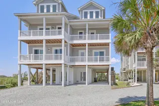 128 Sea Oaks Court, North Topsail Beach, NC 28460 – photo 2