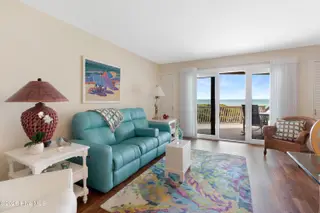 565 Salter Path Road S3 Ocean Grove West, Pine Knoll Shores, NC 28512 – photo 4: Living room with ocean views