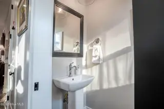 624 N 6th Street, Wilmington, NC 28401 – photo 16: 2nd floor Powder Room Powder Room
