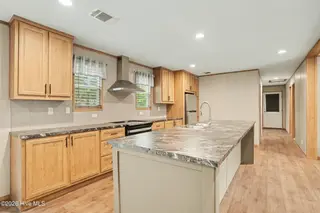 335 Ridgewood Drive NW, Calabash, NC 28467 — 3-bedroom manufactured home in Ocean Forest, Calabash, NC, photo 2 of 39