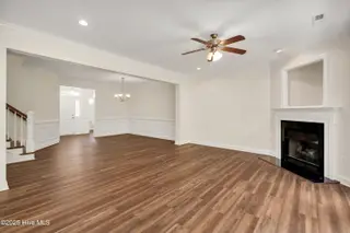 4812 Whitner Drive, Wilmington, NC 28409 — 3-bedroom townhome in Holly Glen, Wilmington, NC, photo 8 of 34: 4812WhitnerDrive-8