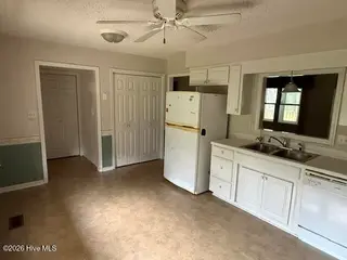 104 Knollwood Court, New Bern, NC 28562 – photo 3: Kitchen View 2