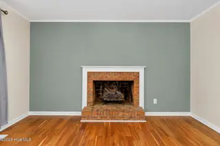 6960 Us 70 Highway E, New Bern, NC 28560 – photo 5: Living room
