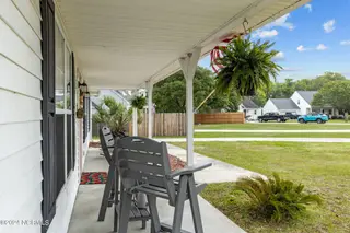 177 Avis Drive, Newport, NC 28570 – photo 4: 177 Avis Drive